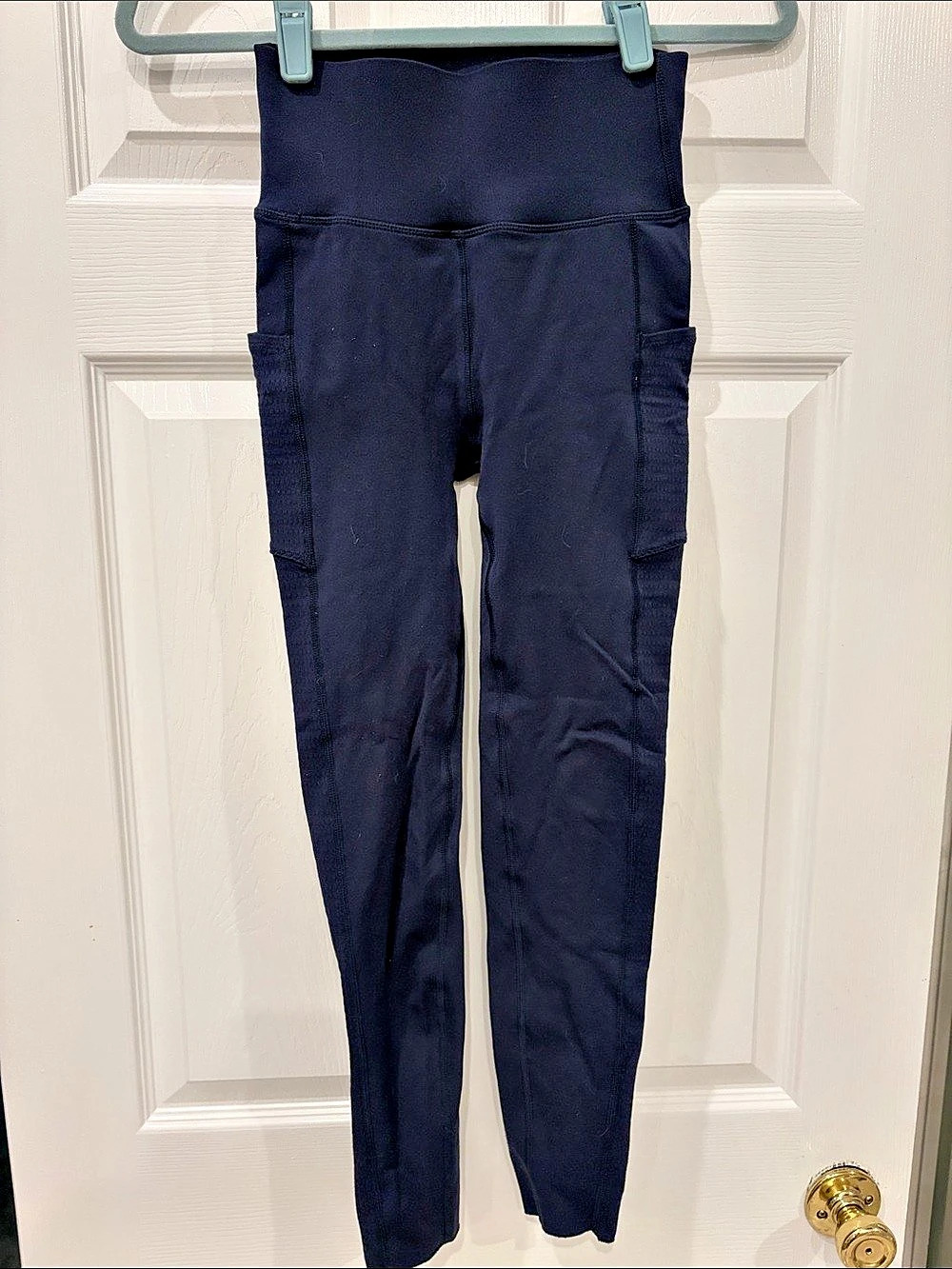NWOT Fabletics SculptKnit navy High-Waisted Pocket Leggings
